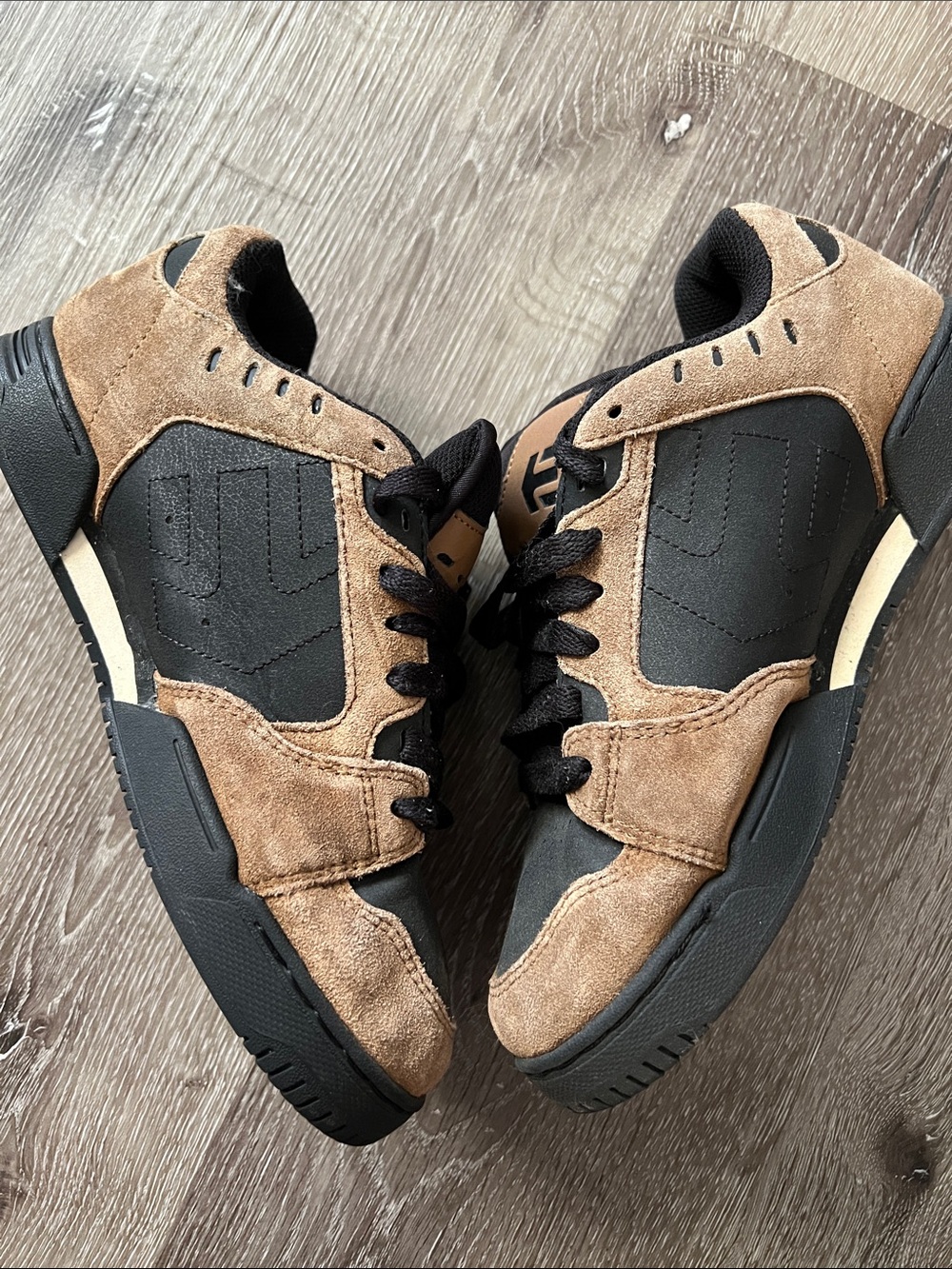 Etnies “Faze” Men’s Brown and Black Suede Skate Shoes - Picture 2 of 4
